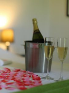 Zimmer_Hochzeitsreise_Blüten