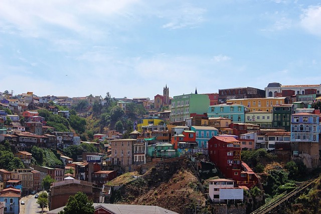 Blick auf bunte Stadt__Valparaiso_Chile_Reise