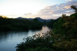 Blick auf Fluss in Pedacito de Cielo