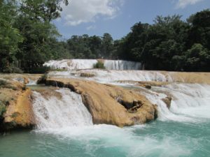 Wasserfälle blau in Chiapas Mexiko Reise