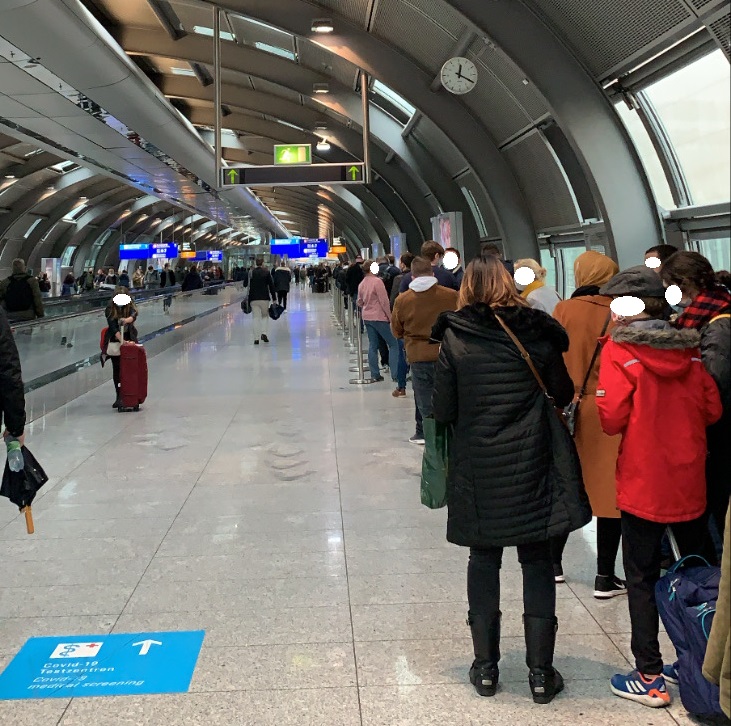Corona Test Schlange Flughafen Frankfurt