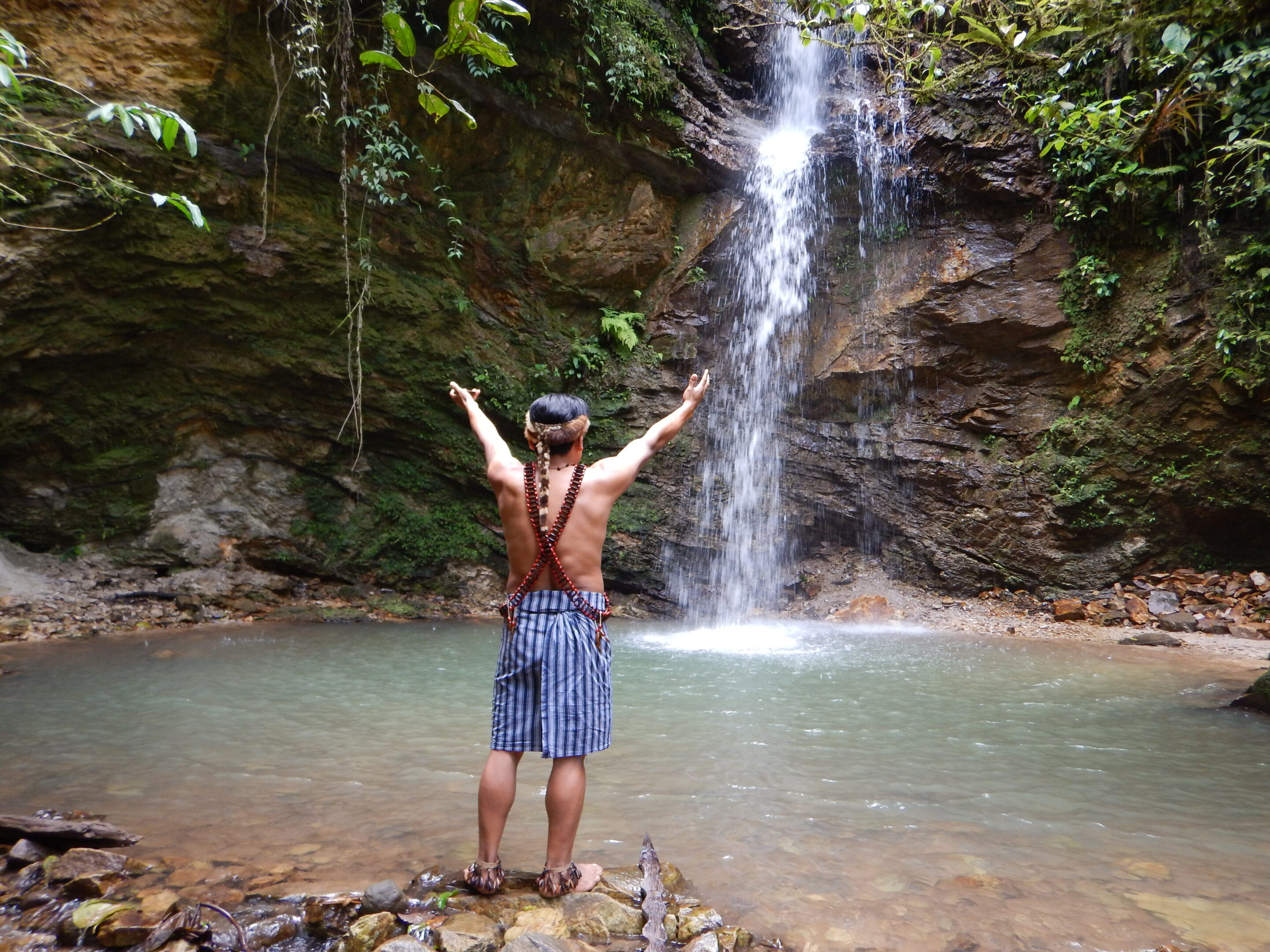 Shuar Wasserfallzeremonie