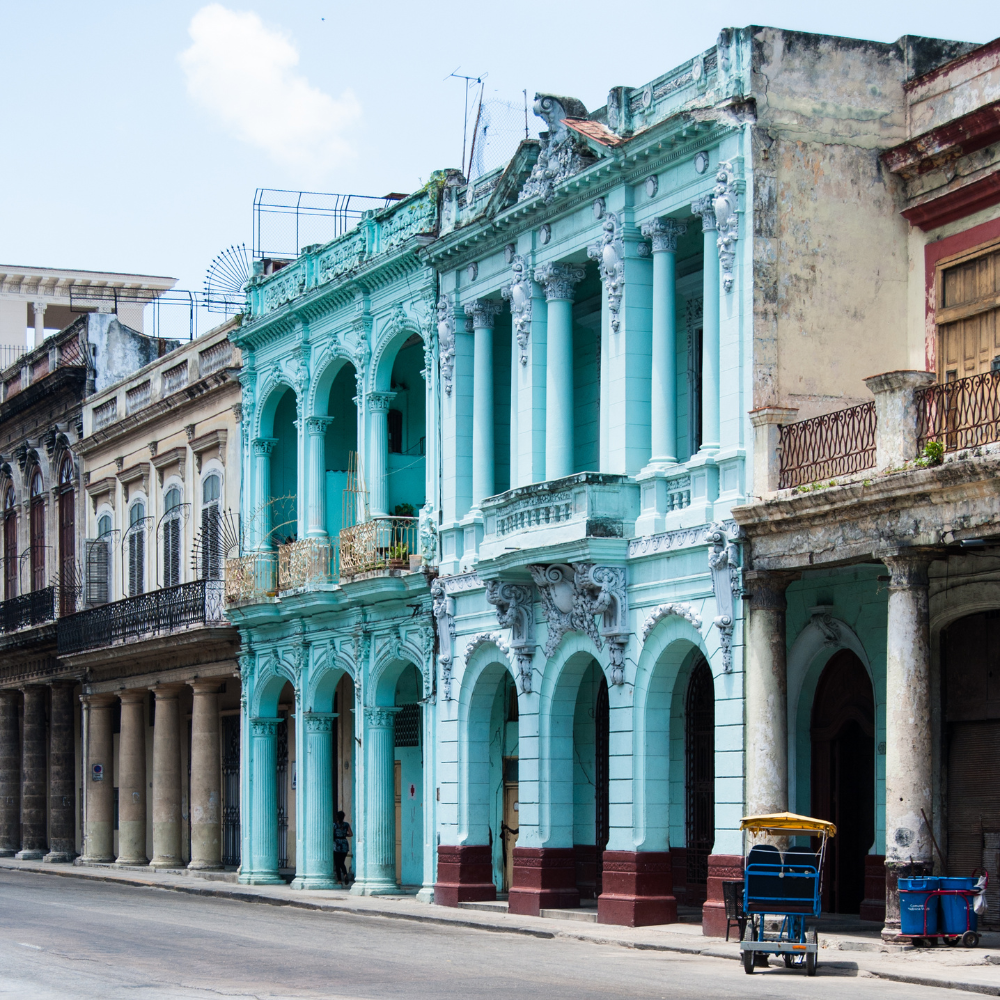Paseo Narvaes Cuba Canva