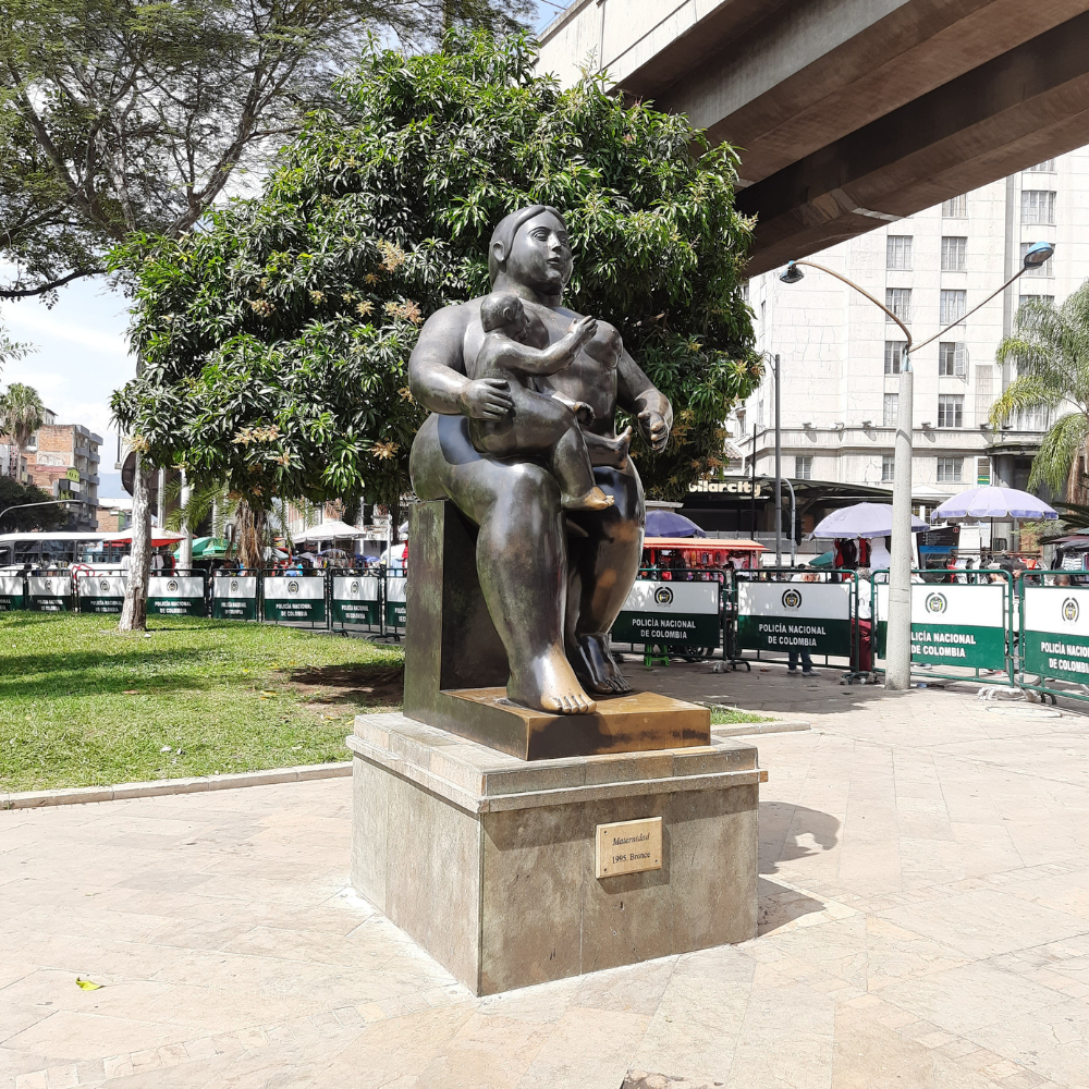 Medellin Plaza Botero Lena Inforeise Kolumbien